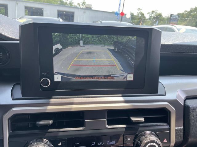 Used 2025 Toyota Tacoma SR5 AWD/4WD image 23