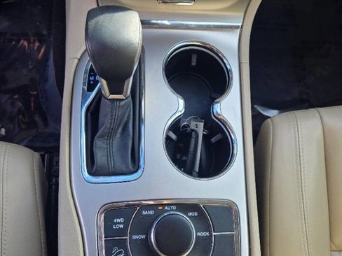 Used 2017 Jeep Grand Cherokee Limited w/ Trailer Tow Group IV image 25