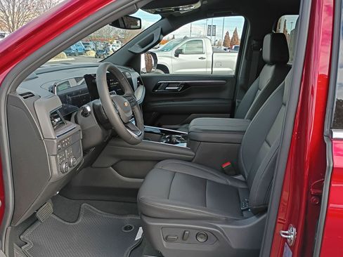 New 2026 Chevrolet Suburban LT image 30