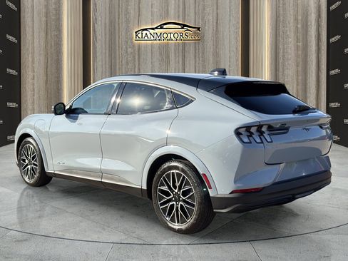 Used 2025 Ford Mustang Mach-E Premium image 5