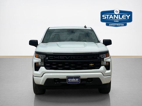 Used 2024 Chevrolet Silverado 1500 Custom AWD/4WD image 2