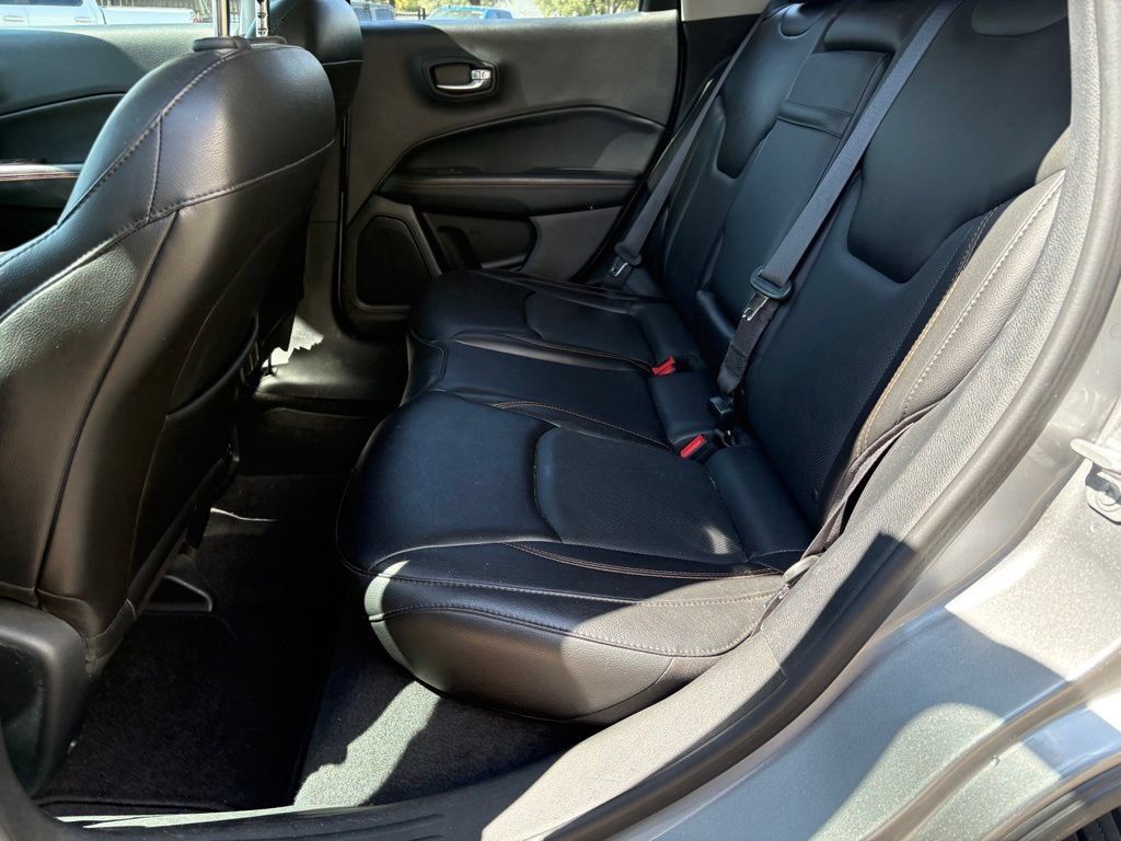 Used 2018 Jeep Compass Limited w/ Navigation Group FWD image 11