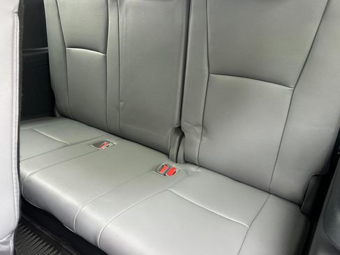 Used 2022 Toyota Highlander XLE image 15