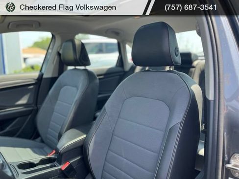 Used 2025 Volkswagen Jetta SE FWD image 20