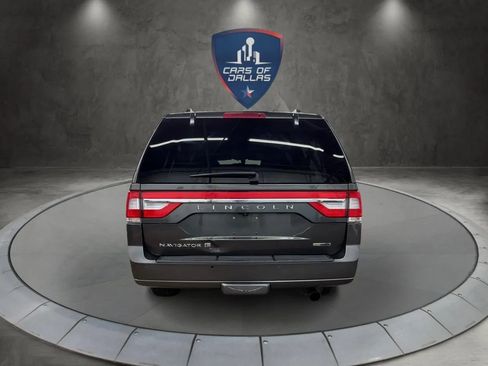 Used 2016 Lincoln Navigator L Select image 4