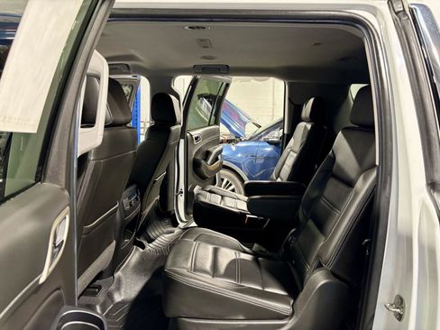 Used 2019 GMC Yukon XL Denali image 23