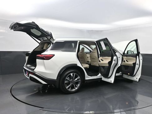 Used 2023 INFINITI QX60 Luxe w/ Cargo Package FWD image 42