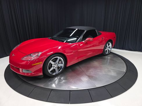 Used 2007 Chevrolet Corvette Convertible w/ Preferred Equipment Group RWD image 9
