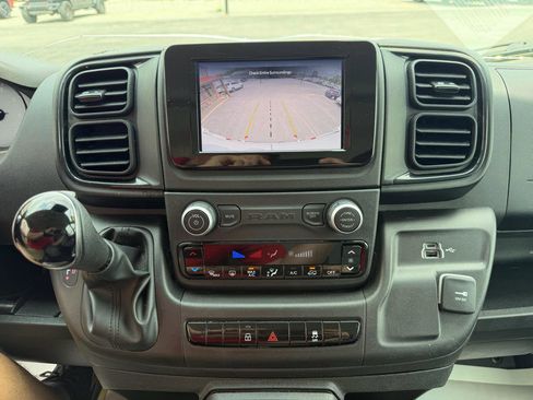 Used 2025 RAM ProMaster 2500 w/ Convenience Group FWD image 27
