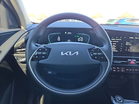 Certified 2023 Kia Niro EX image 21