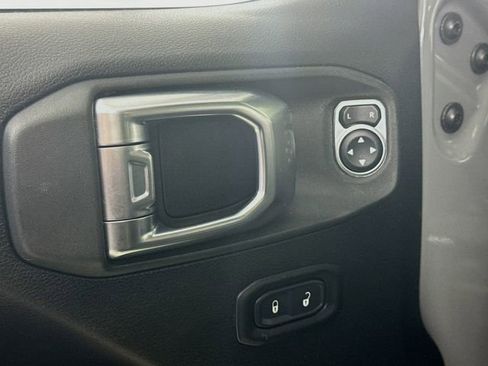 Used 2023 Jeep Wrangler Sport S image 17