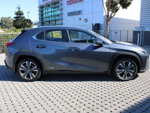 Used 2022 Lexus UX 250h w/ Accessory Package (Z2) AWD/4WD image 9