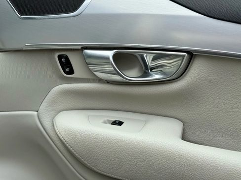 Used 2016 Volvo XC90 T5 Momentum image 43