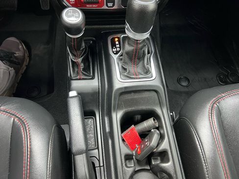 Used 2021 Jeep Gladiator Rubicon w/ LED Lighting Group AWD/4WD image 29