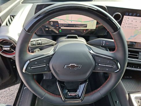 New 2025 Chevrolet Equinox EV RS w/ Active Safety Package 3 AWD/4WD image 17