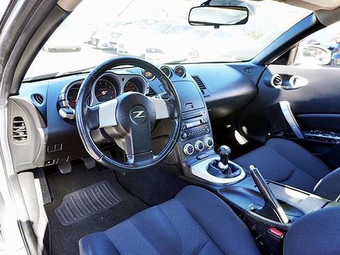 Used 2006 Nissan 350Z Base 2dr Coupe w/ (N93) Cargo Convenience Pkg image 18