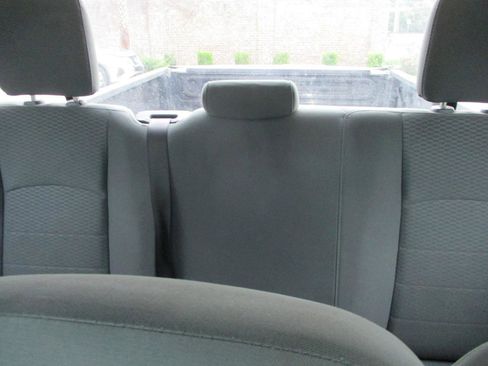 Used 2018 RAM 1500 Express RWD image 18