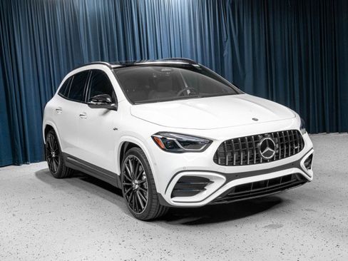 New 2025 Mercedes-Benz GLA 35 AMG 4MATIC image 3