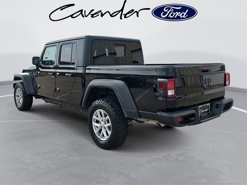 Used 2023 Jeep Gladiator Sport image 7