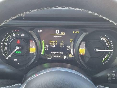 Used 2025 Jeep Wrangler Unlimited Sahara w/ Safety Group AWD/4WD image 8