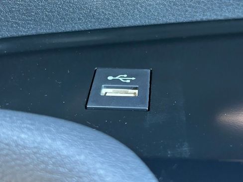 Used 2025 Toyota Sienna Platinum image 39