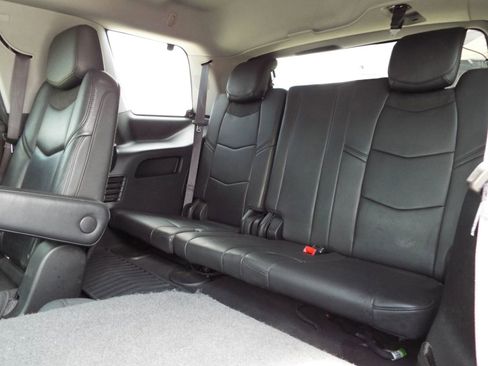 Used 2017 Cadillac Escalade Premium Luxury w/ LPO, Radiant Package image 23