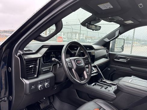 Used 2024 GMC Sierra 3500 AT4 w/ AT4 Premium Plus Package AWD/4WD image 9