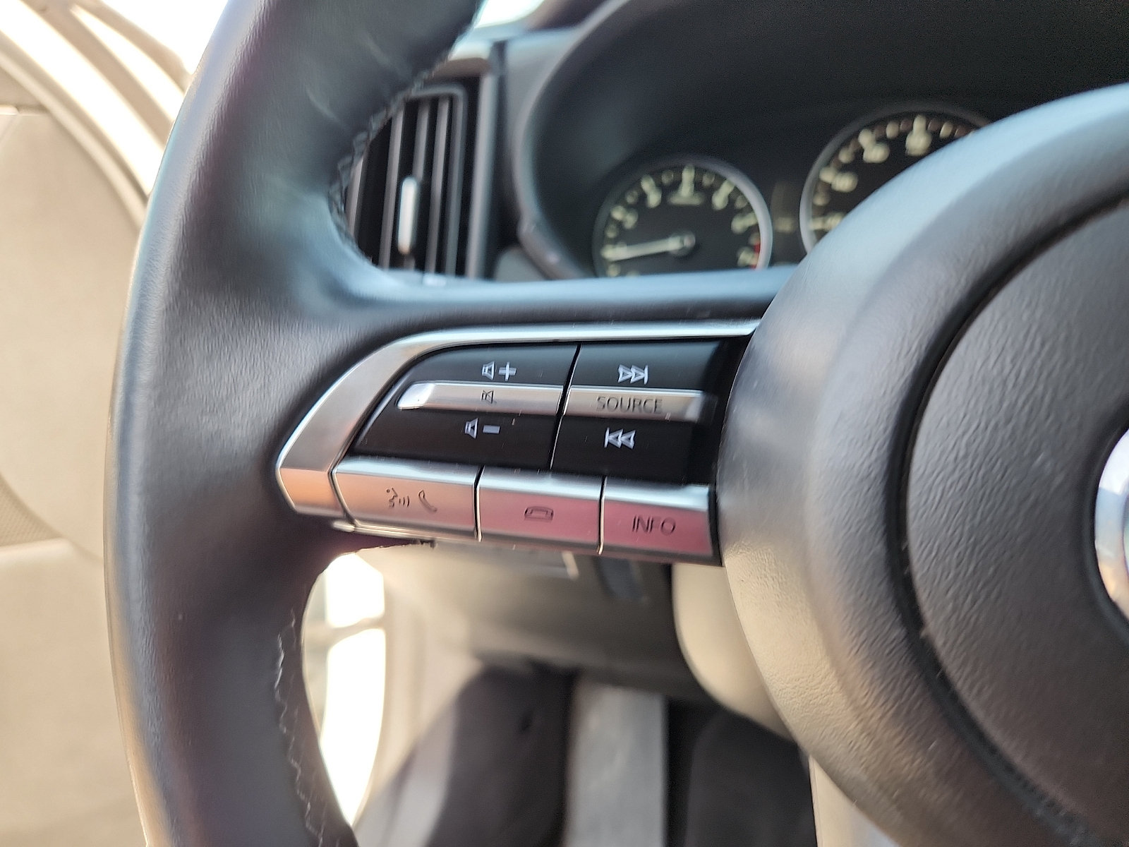 Used 2025 MAZDA CX-50 AWD 2.5 S w/ Preferred Package image 15