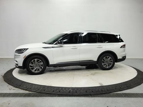 Used 2023 Lincoln Aviator AWD image 5