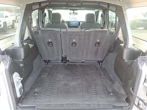 Used 2024 Jeep Wrangler Sport image 9