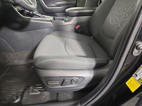 Used 2024 Toyota RAV4 XLE image 30