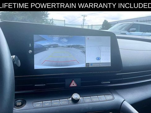 Used 2025 Hyundai Elantra SEL FWD image 21