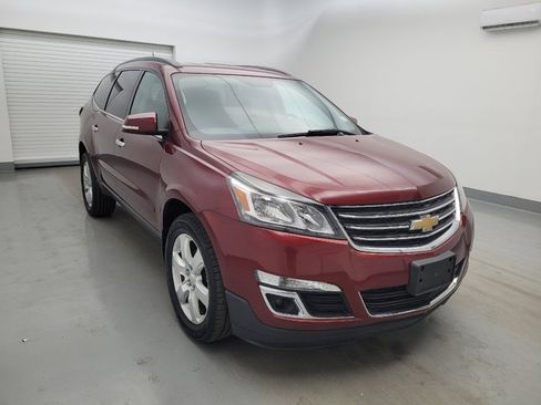 Used 2017 Chevrolet Traverse LT w/ Style and Technology Package FWD image 13