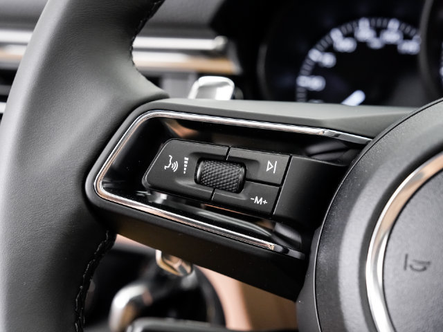 Certified 2026 Porsche Macan AWD/4WD image 13
