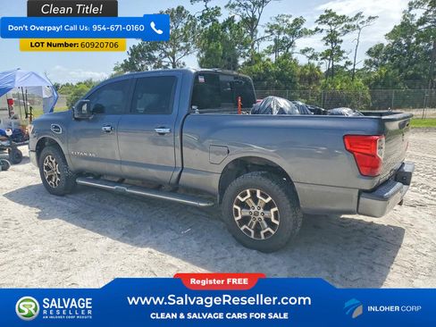 Used 2018 Nissan Titan SV w/ SV Convenience Package AWD/4WD image 3