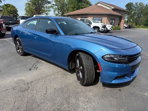 Used 2020 Dodge Charger SXT w/ Driver Convenience Group AWD/4WD image 3