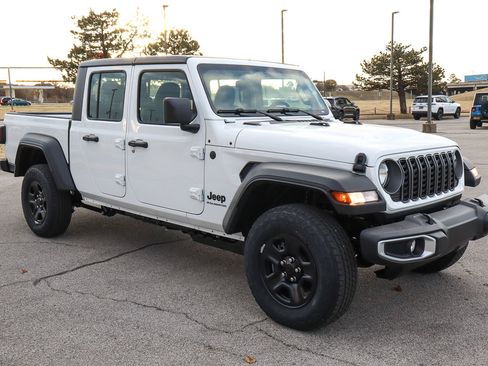 New 2026 Jeep Gladiator Sport image 4
