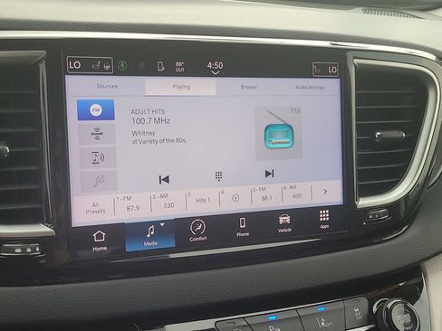 Used 2023 Chrysler Pacifica Touring-L FWD image 24