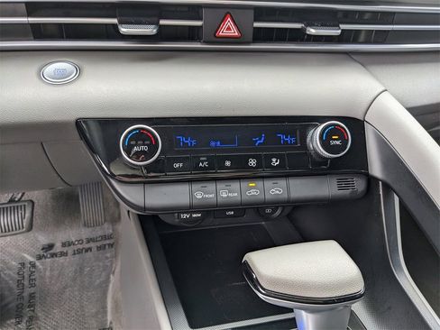 Used 2023 Hyundai Elantra SEL image 25