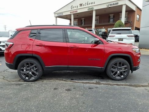New 2026 Jeep Compass Latitude image 2