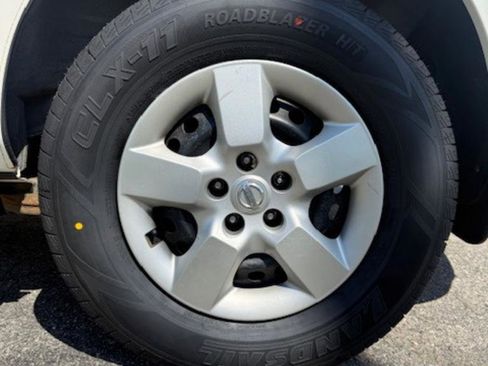 Used 2014 Nissan Rogue S image 22