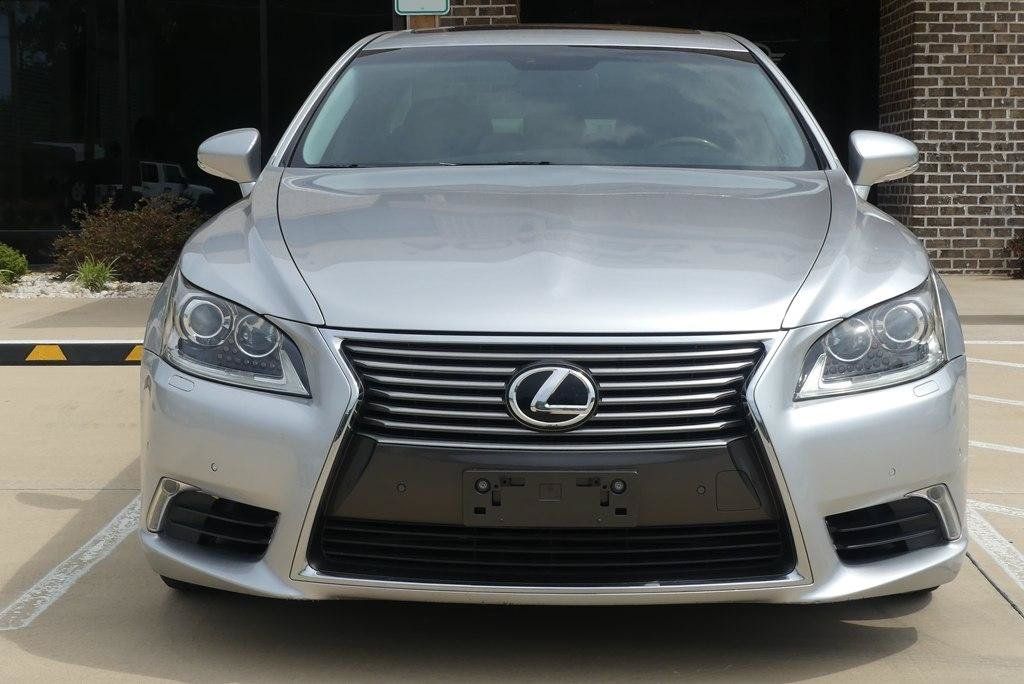 Used 2014 Lexus LS 460 w/ Comfort Package RWD image 8