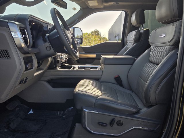 Used 2026 Ford F250 Platinum w/ Platinum Plus Package AWD/4WD image 12