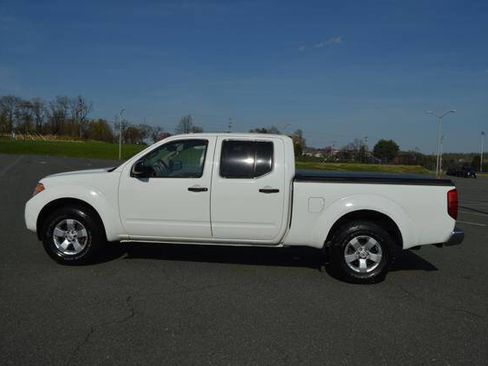 Used 2013 Nissan Frontier SV image 6
