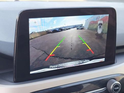 Used 2022 Ford Escape SEL image 18