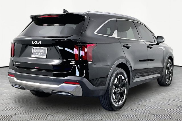 Certified 2026 Kia Sorento S w/ S Panoramic Sunroof Package FWD image 6