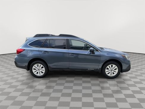 Used 2018 Subaru Outback 2.5i Premium image 8