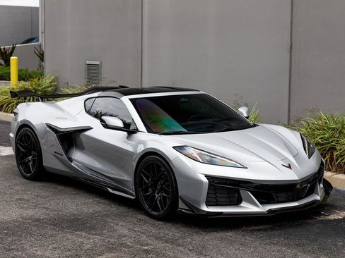 Used 2026 Chevrolet Corvette Z06 RWD image 7
