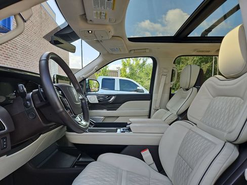 Used 2021 Lincoln Navigator L Black Label w/ Cargo Convenience Package AWD/4WD image 28