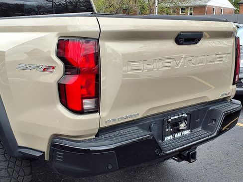 Used 2023 Chevrolet Colorado ZR2 w/ ZR2 Convenience Package III AWD/4WD image 9